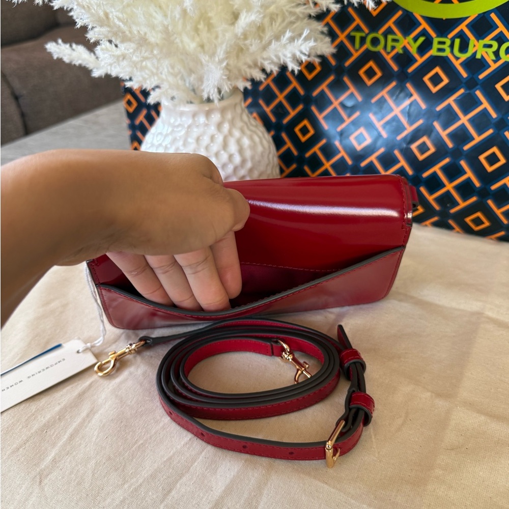 New, authentic tory burch Emerson patent mini crossbody red - Picture 6 of 13